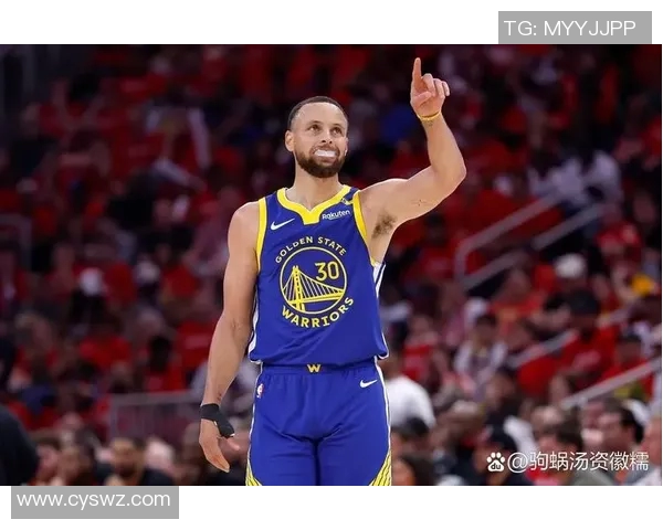 勇士主场大胜尼克斯，库里状态火热贡献30分引领胜利